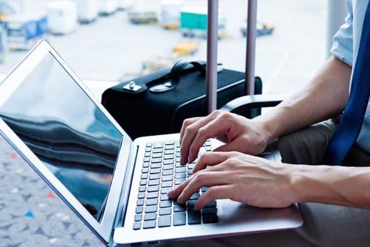 Najlepsze laptopy biznesowe w 2022 roku Najlepsze laptopy biznesowe w 2022 roku