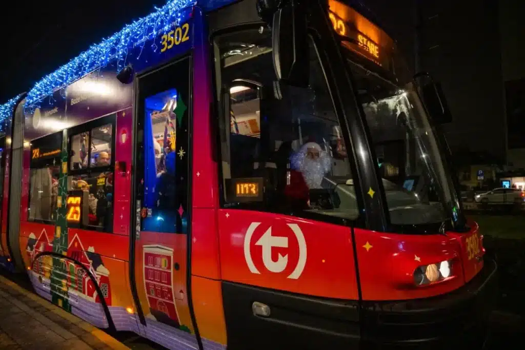 Komunikacja miejska w święta, Nowy Rok i Trzech Króli komunikacja świąteczna Warszawa autor WTM