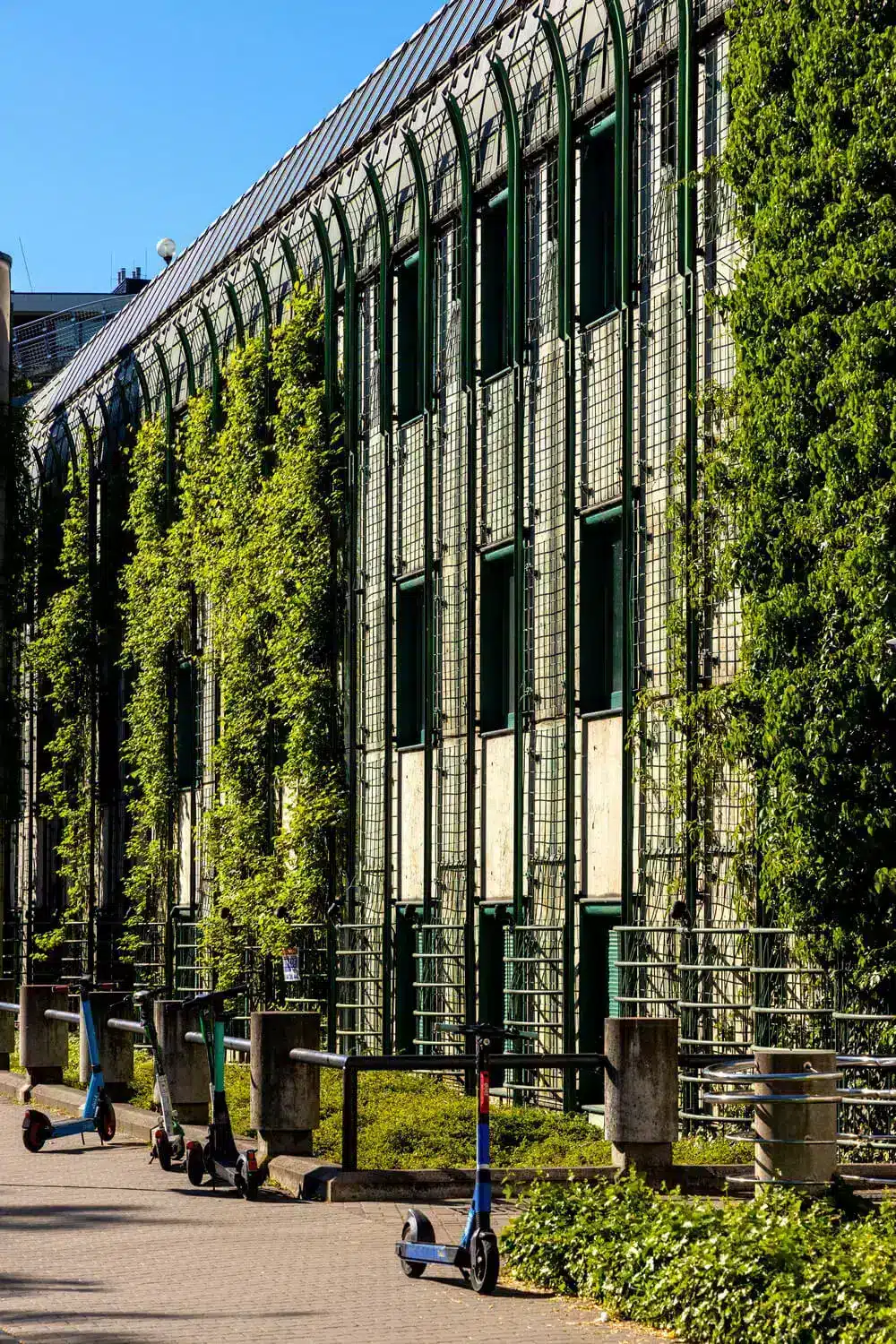 Biblioteka Uniwersytetu Warszawskiego - architekt Marek Budzyński