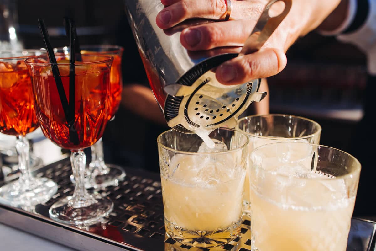 Co robić w Warszawie z przyjaciółmi - cocktail bary