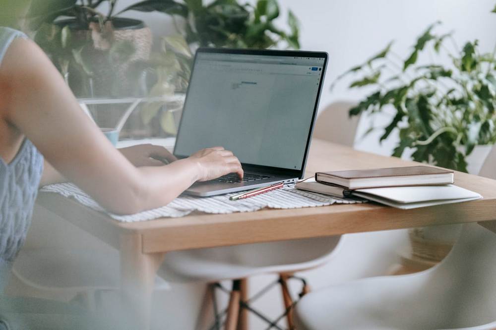 Psychiatra online – jak wygląda konsultacja przez internet Konsultacja psychiatryczna przez internet