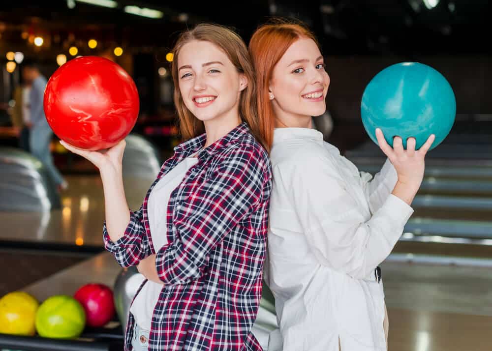 Najlepsze kręgielnie w Warszawie – rodzinny bowling