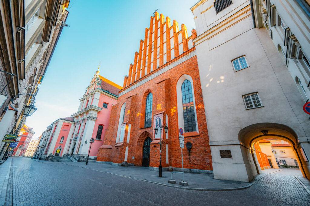 Najstarsze budynki w Warszawie – przewodnik po zabytkach stolicy Najstarsze budynki w Warszawie – przewodnik po zabytkach stolicy WarsawCity.info