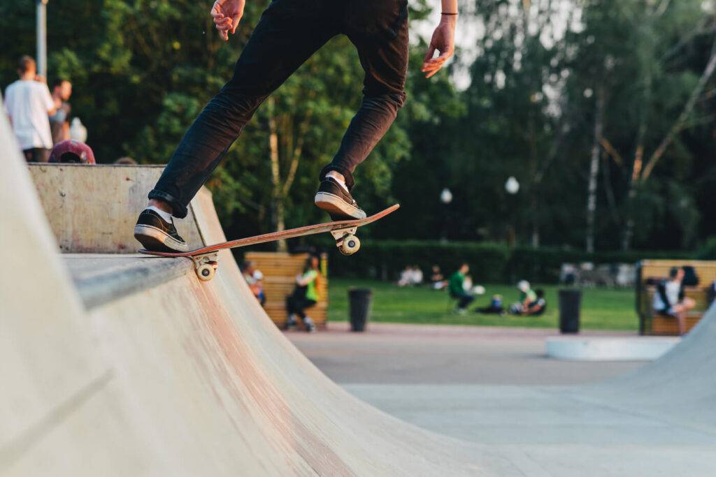 Skatepark w Warszawie – przewodnik po skateparkach w stolicy Skatepark w Warszawie - przewodnik po ciekawych skate parkach w stolicy