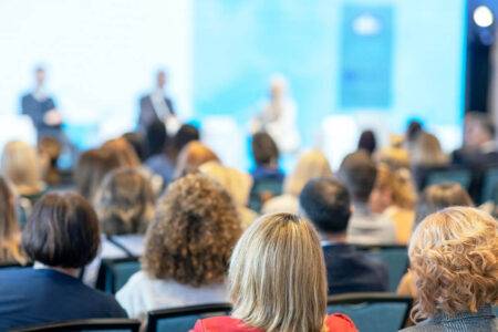 Dlaczego warto zorganizować konferencję w Warszawie? organizacja konferencji w Warszawie