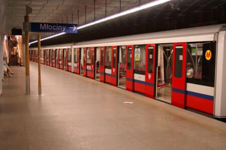 Prace na linii metra M1 – wprowadzona zostanie komunikacja zastępcza Prace na linii metra - wiadomości Warszawa z ostatniej chwili