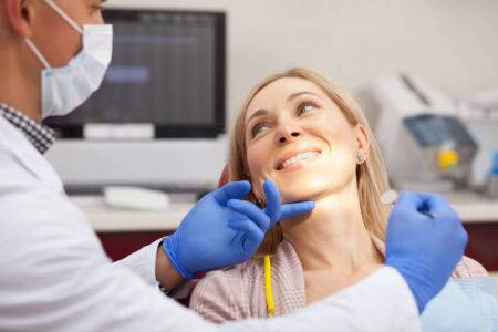 Czego należy unikać mając wszczepiony implant zębowy