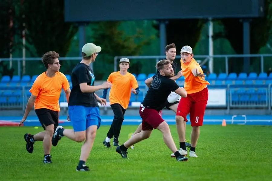 Ultimate frisbee dla początkujących na stadionie Podskarbińska Ultimate frisbee - wydarzenia Warszawa