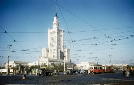 Warszawa śladami PRL-u – historyczny widok Pałacu Kultury i Nauki
