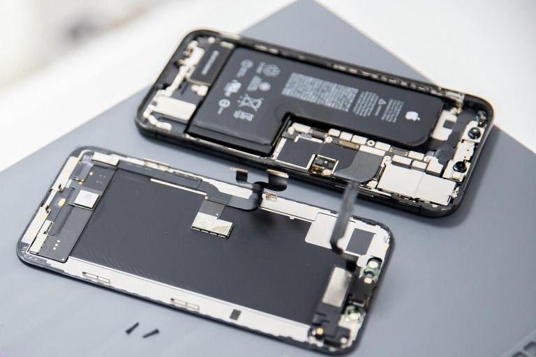Potrzebujesz naprawić iPhone na Pradze? Nowy punkt działa przy Ząbkowskiej serwis iPhone Warszawa Praga